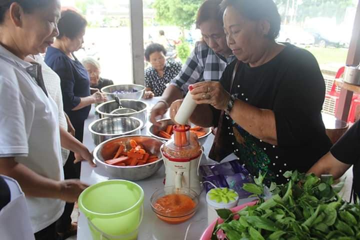 โครงการฝึกอบรม&#8203;  ส่งเสริมอาชีพกลุ่มพัฒนาสตรีชุมชนตลาดบน